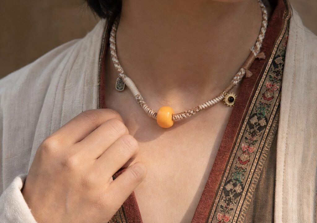 LHARI silent sun necklace 07